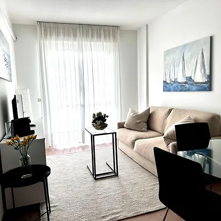 Apartment Bay Watch By The Sea