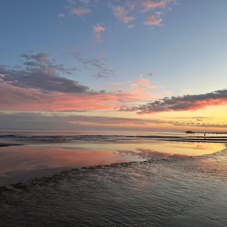 Bay Watch By The Sea Apartman