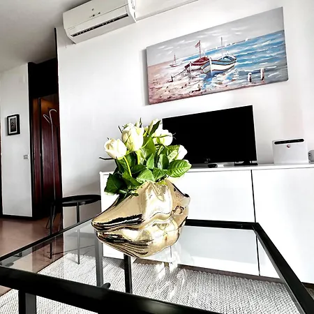 Bay Watch By The Sea Apartman *