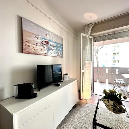 Bay Watch By The Sea Apartman *