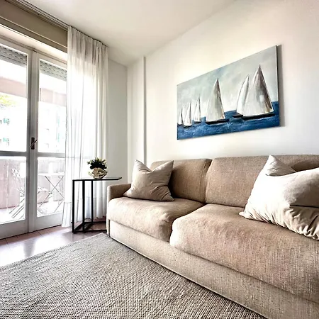 Bay Watch By The Sea Apartman